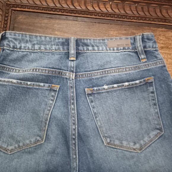 Miss Me High Rise Crop Straight Jeans - 25 - Picture 4 of 5